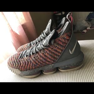 womens lebron 16